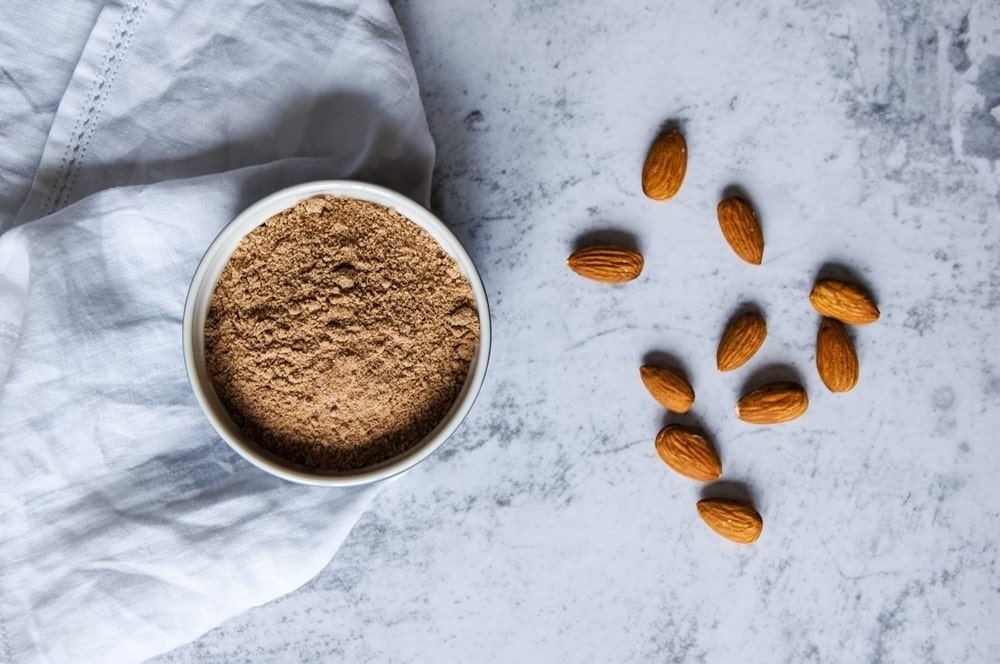 Farine de noisette déshuilée : ses bienfaits nutritionnels - Max de Génie