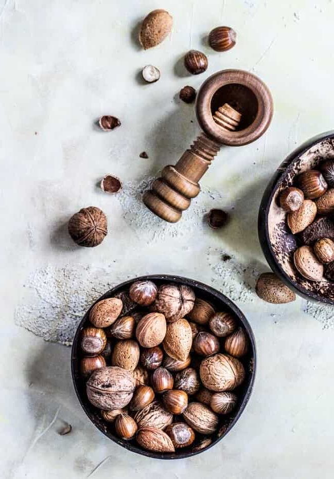 Fruits à coque dans un bol