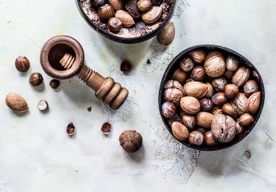 Fruits à coque dans un bol