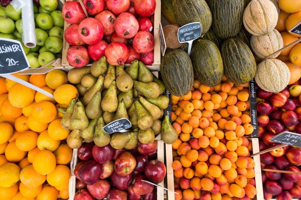 Fruits et légumes étal de marché