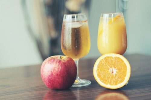 jus de pomme et jus d'orange - Jéshoots - Pexels