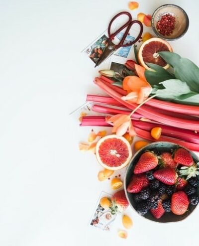 rhubarbe, fruits rouges, épices, agrumes