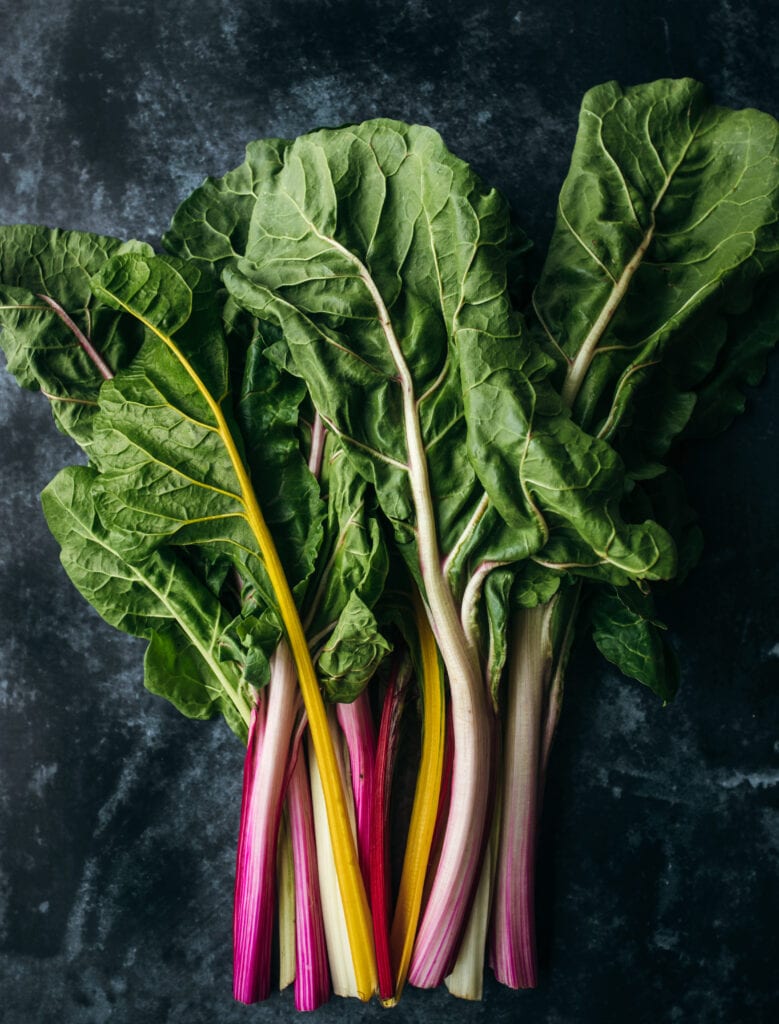 rhubarbe, fruits rouges, épices, agrumes - Photo by Brooke Lark on Unsplash