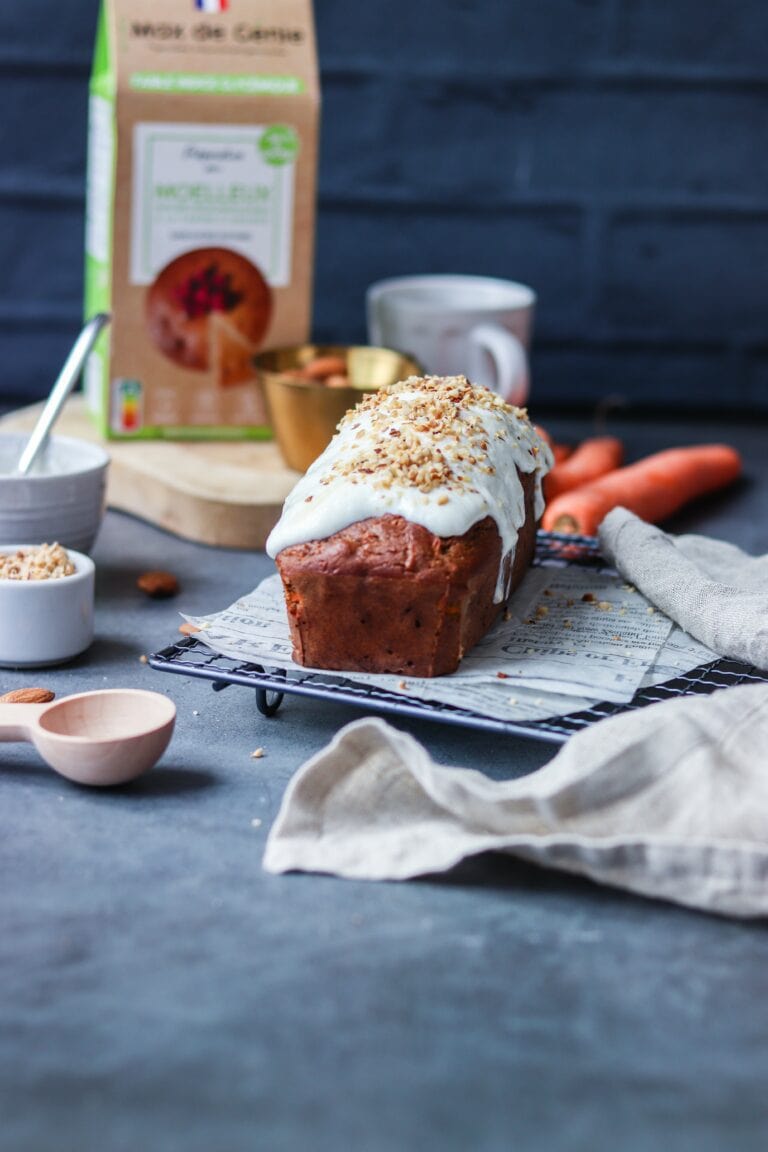 carrot cake moelleux amande et glaçage entier