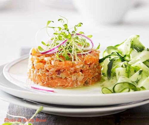 tartare de saumon et salade de concombre - Photo de Betty Bossi