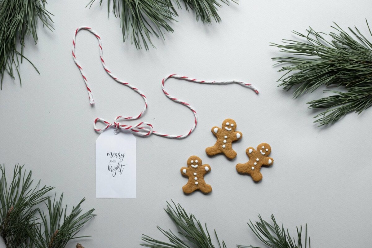 biscuits bonhommes noel branches de sapins