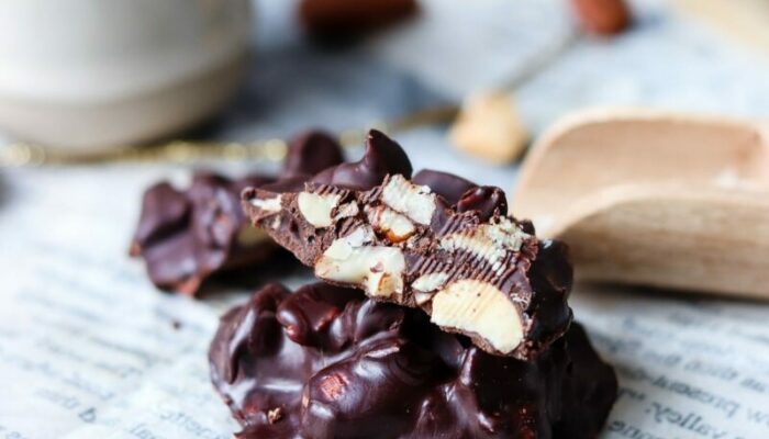 Recette de clusters aux amandes et chocolat noir