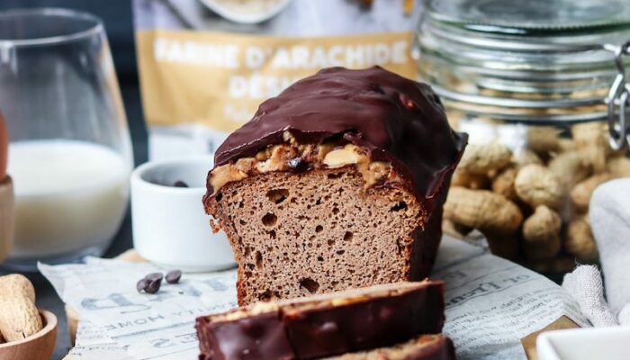 Recette de cake façon Snickers low carb à la cacahuète