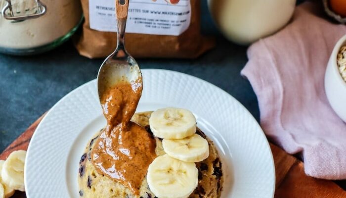 Recette de bowl cake protéiné avoine – banane – chocolat