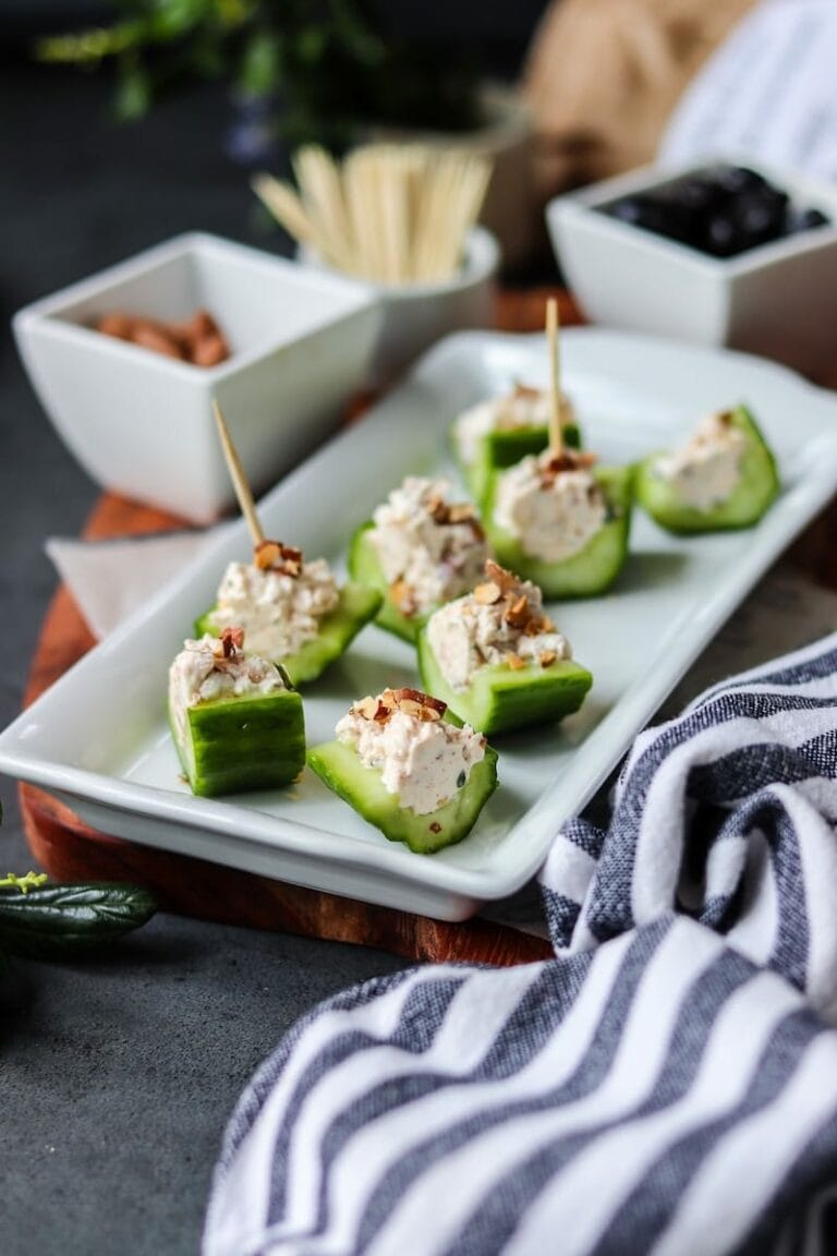 Bouchées Concombre Keto avec éclats d'amandes