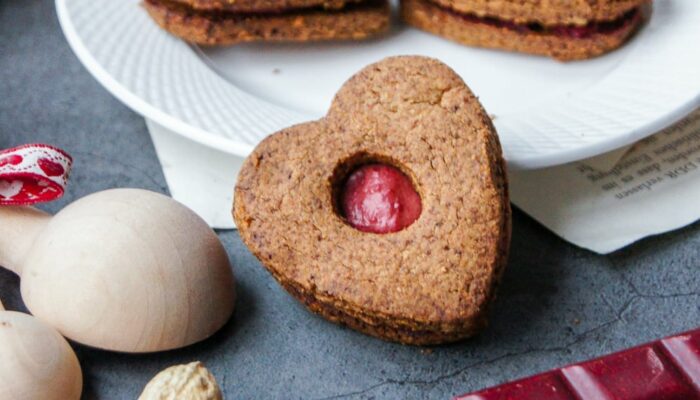 Recette de sablés cacahuète à la ganache fraise-framboise