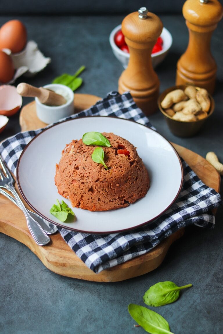 Bowl cake protéiné à la tomate