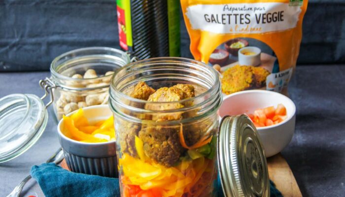 Recette de salad jar aux légumes et galette végétarienne