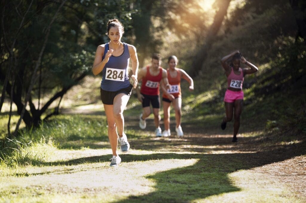 differentes-personnes-participant-cross (1)