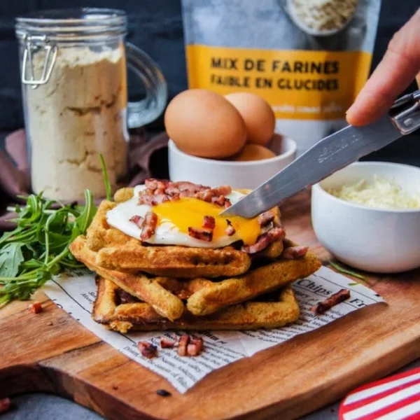 Gaufre-salée-fromage-Oeuf-Lardon