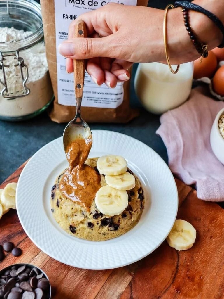 Recette de Bowlcake avec des rondelles de banane et de la farine d'avoine IG bas